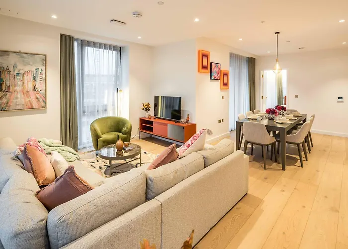 Kings Cross-Luxury-Sunset City View-Gym-Office Place-Elevator