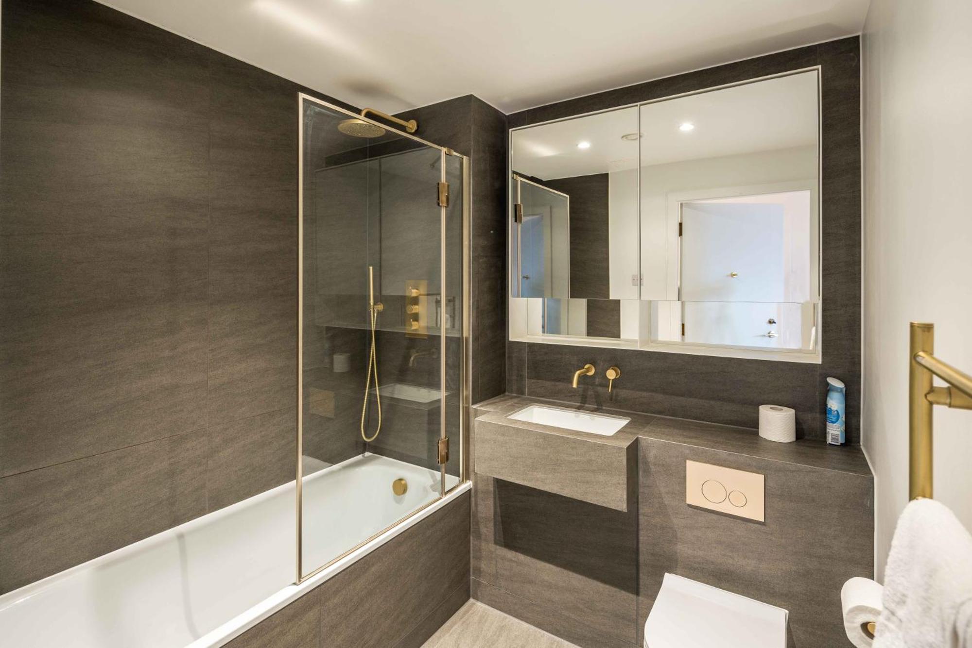 Kings Cross-luxury-sunset City View-gym-office Place-elevator *